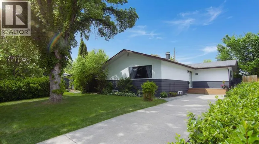 15 Hamlet Road SW, Calgary, Alberta T2V3C9