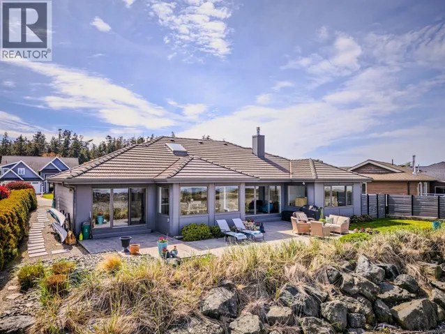 1701 Admiral Tryon Blvd, French Creek, British Columbia V9P1Y1