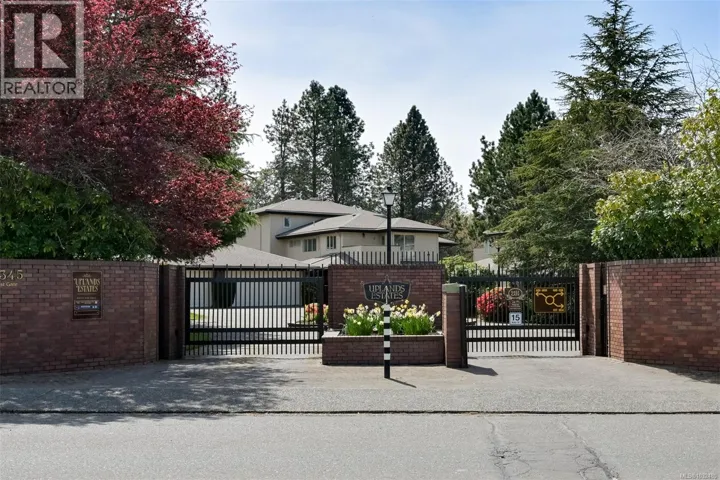 104 2345 Cedar Hill Cross Rd, Oak Bay, British Columbia V8P5M8