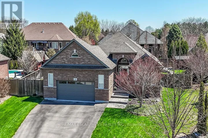 19 LAMPMAN DRIVE, Pelham (Fenwick), Ontario L0S1C0