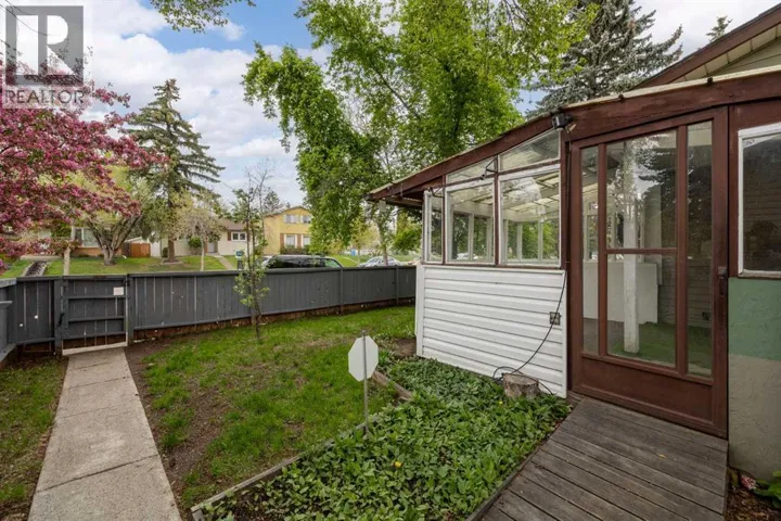 92 Erin Woods Drive SE, Calgary, Alberta T2B2S1