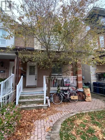 MAIN FLOOR - 37 GILLESPIE AVENUE, Toronto (Weston-Pellam Park), Ontario M6N2Y5