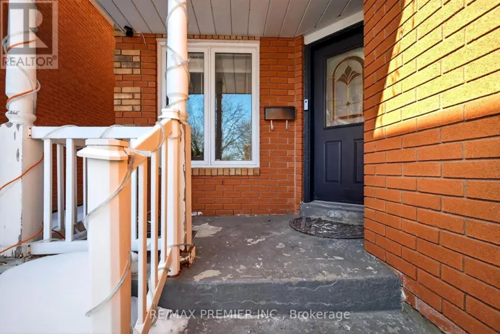 12 BAYVIEW STREET, Brampton (Northwood Park), Ontario L6X4P1