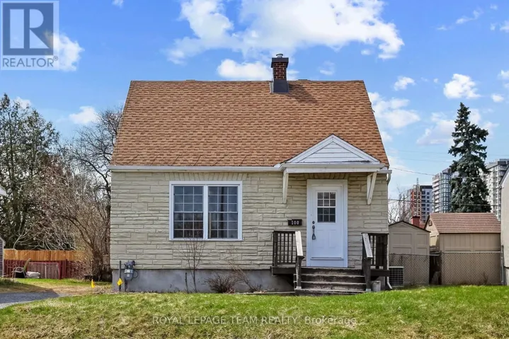 100 HARROLD PLACE, Ottawa, Ontario K1Z7N8
