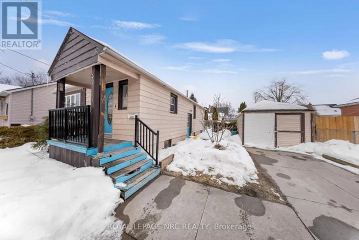 32 AMBROSE STREET, St. Catharines (Ridley), Ontario L2S2K7