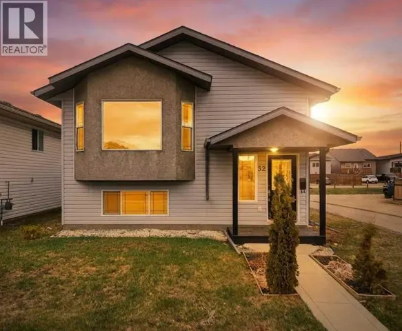 32 Hunter Road, Sylvan Lake, Alberta T4S2L6