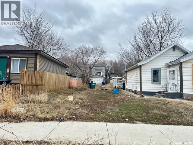 129 M AVENUE S, Saskatoon, Saskatchewan S7M2K1