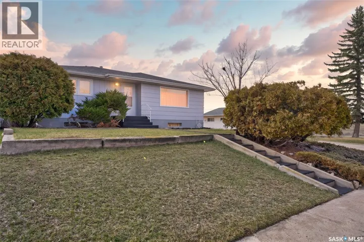 1320 Grafton AVENUE, Moose Jaw, Saskatchewan S6H3S8