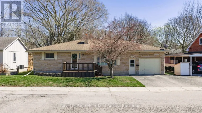 106 OXFORD STREET, Goderich (Goderich (Town)), Ontario N7A1E4