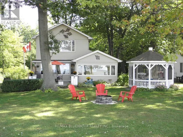 9714 LAKE ROAD, Lambton Shores (Kettle Point), Ontario N0N1J1