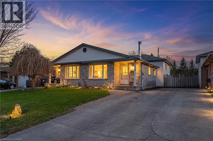 48 TAMVALE Crescent, Kitchener, Ontario N2E3K7