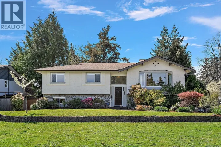1885 Skylark Pl, Saanich, British Columbia V8N2X2