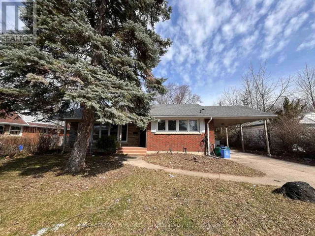 26 LARCHWOOD DRIVE, St. Catharines (Glendale/Glenridge), Ontario L2T2H5