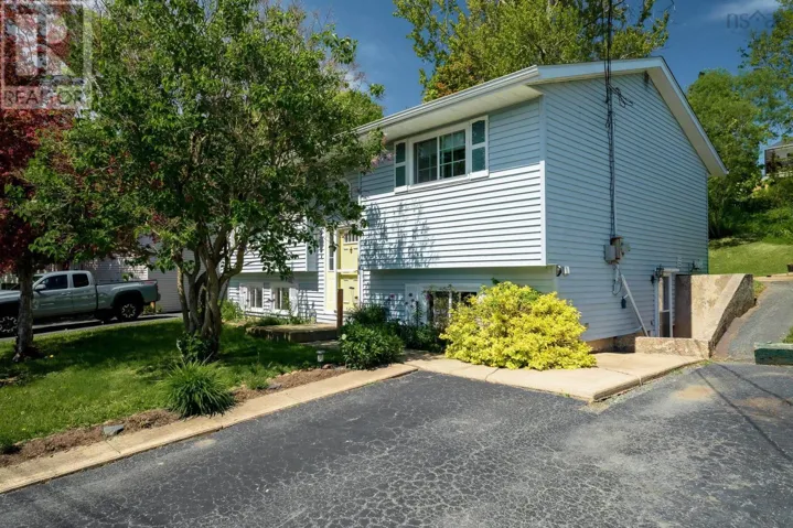 210 Churchill Downs Circle, Lower Sackville, Nova Scotia B4E2J7