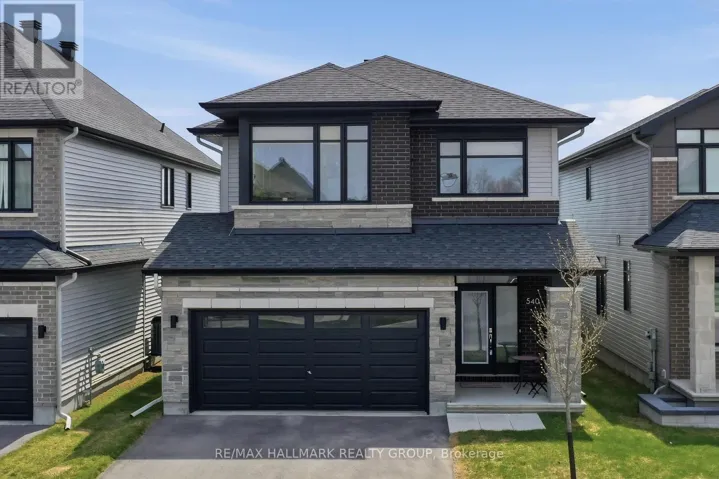 540 BOBOLINK RIDGE, Ottawa, Ontario K2S2N6