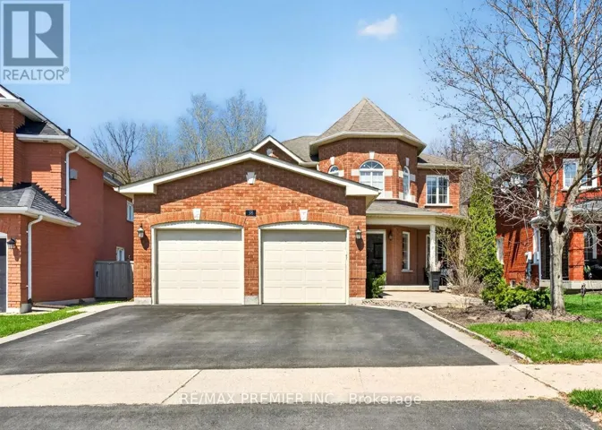 38 HELMSDALE AVENUE, Vaughan (Maple), Ontario L6A2G5