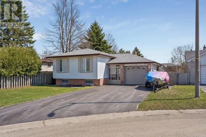 11 CHARLOTTE COURT, Barrie (Letitia Heights), Ontario L4N6B2