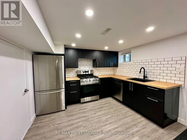 LOWER - 66 WHITBURN CRESCENT, Toronto (Downsview-Roding-CFB), Ontario M3M2S4