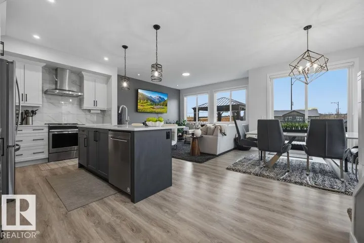 17007 64 ST NW, Edmonton, Alberta T5Y3X7
