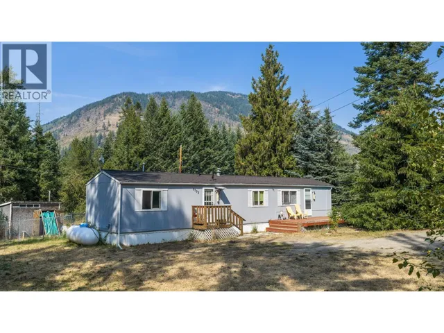 5702 BERTHA Avenue, Kitchener, British Columbia V0B1W1
