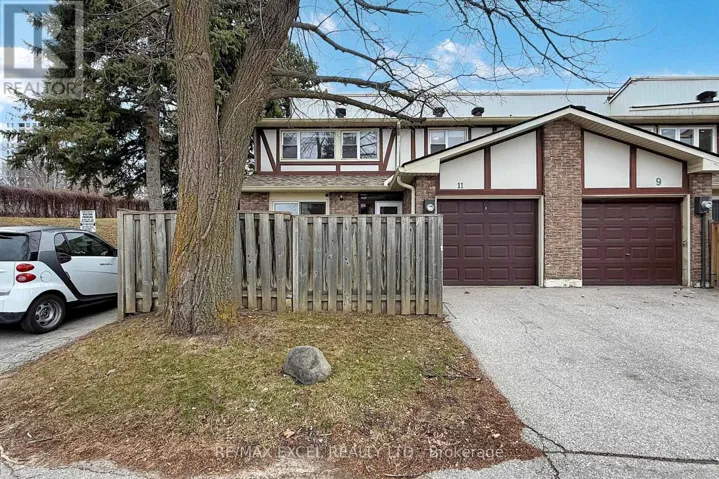 11 SAND FERNWAY, Toronto (Don Valley Village), Ontario M2J4N7