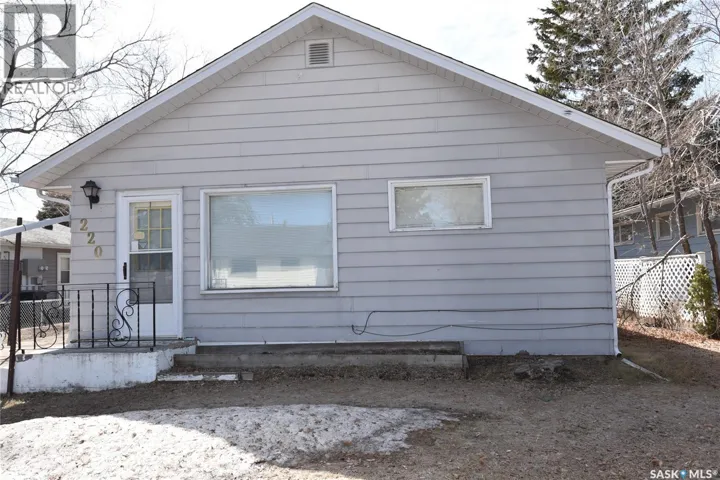 220 2nd STREET E, Nipawin, Saskatchewan S0E1E0