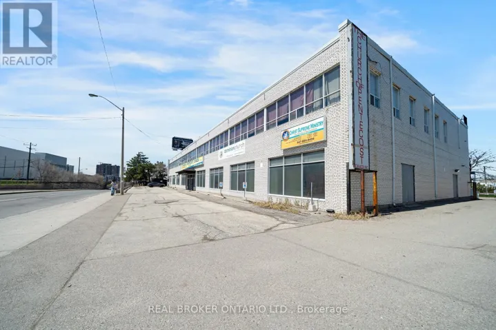 2256 SHEPPARD AVENUE W, Toronto (Humbermede), Ontario M9M1L7