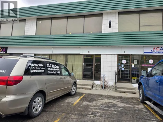 8, 3610 29 Street NE, Calgary, Alberta T1Y5Z7