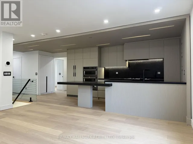 MAIN FLOOR - 189 LLOYD AVENUE, Newmarket (Central Newmarket), Ontario L3Y5L4