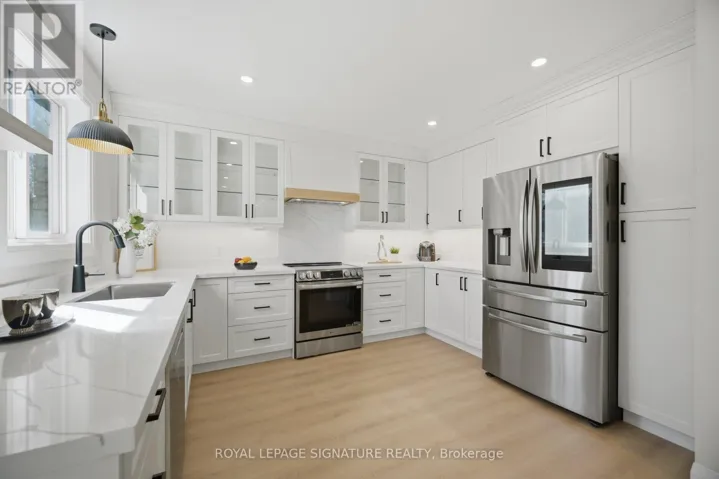 11 WESSENGER DRIVE, Barrie (Holly), Ontario L4N8R8