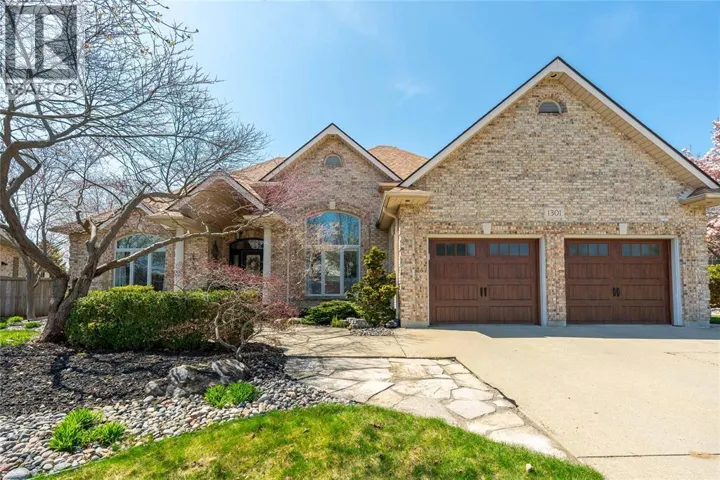 1301 DALEY AVENUE, Sarnia, Ontario N7S5X3