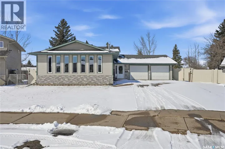 1643 General CRESCENT, Moose Jaw, Saskatchewan S6H6M2