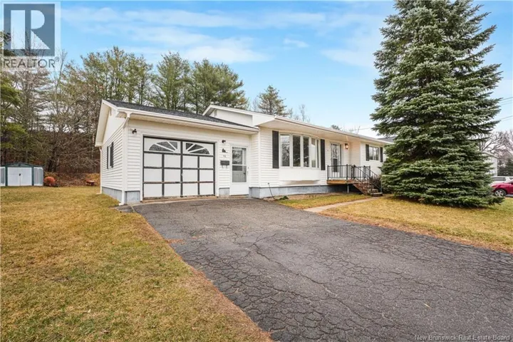 42 River Street, Fredericton, New Brunswick E3A4L7