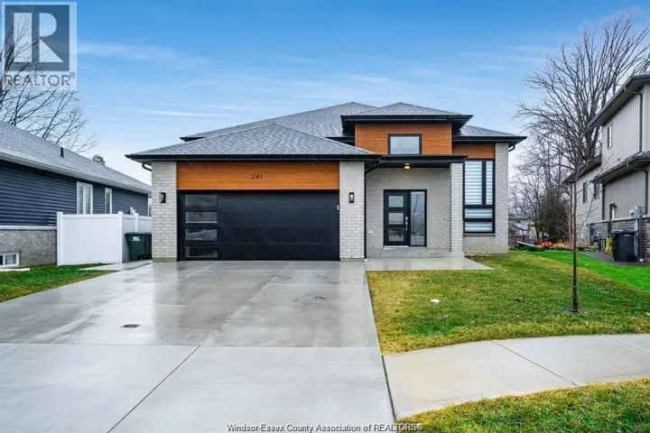 241 ROBINSON AVENUE Unit# UPPER, Essex, Ontario N8M0A8