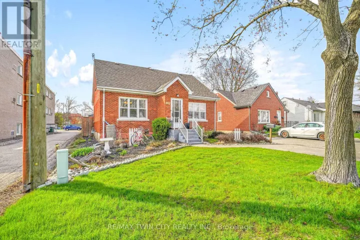 32 FULTON STREET, Brantford, Ontario N3R4E5
