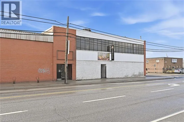 869 BARTON Street E, Hamilton, Ontario L8L3B4