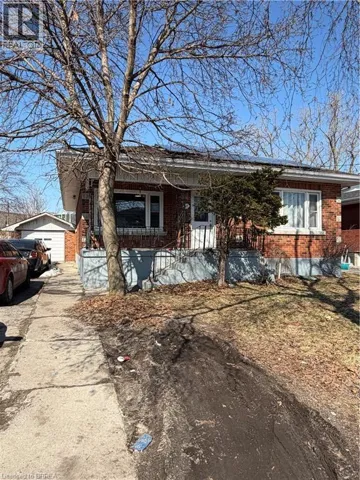 17 HENRY Street, Brantford, Ontario N3R1Z9