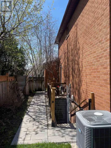 LOWER LEVEL - 1397 HERITAGE WAY, Oakville (GA Glen Abbey), Ontario L6M3C2