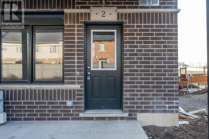 2 OAT LANE, Kitchener, Ontario N2R0T1