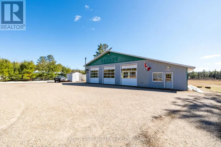 35707 HIGHWAY 17 HIGHWAY, Laurentian Hills, Ontario K7S3G7
