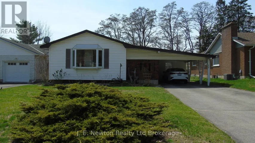 17 DEVON COURT, Tillsonburg, Ontario N4G4K3