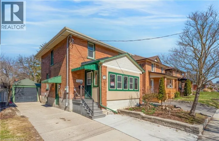 24 ONWARD Avenue, Kitchener, Ontario N2H3J7