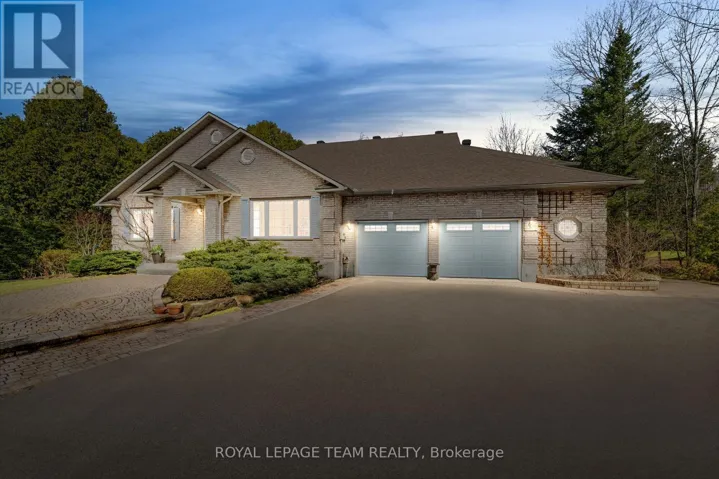 6461 WADDION DRIVE, Ottawa, Ontario K4P1E7