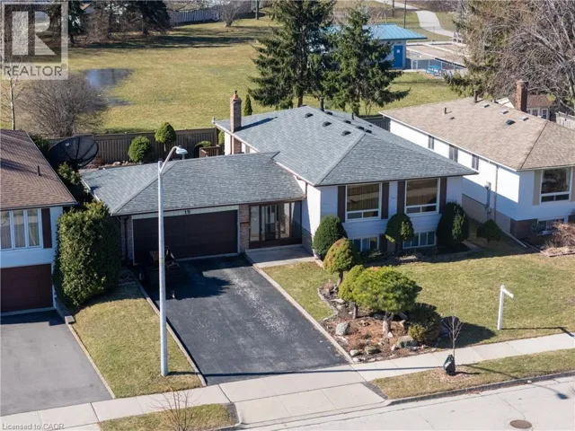 19 LYNWOOD Drive, Hamilton, Ontario L8E3E7