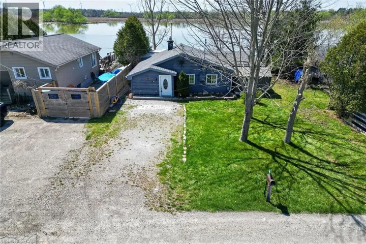 111 HALDIMAND RD 17 Road, Dunnville, Ontario N0A1E0