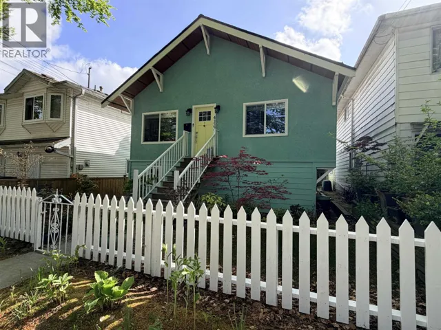 4322 WELWYN STREET, Vancouver, British Columbia V5N3Z4