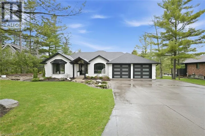 10118 JOHN Street, Grand Bend, Ontario N0M1T0