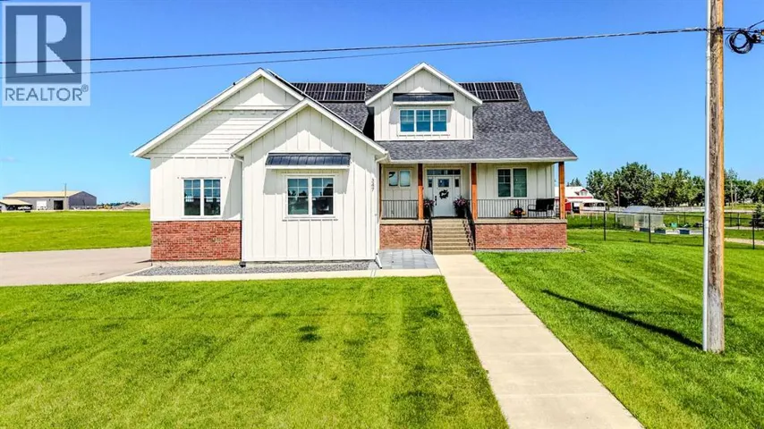 347 1 Avenue N, Magrath, Alberta T0K1J0