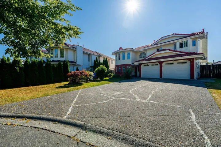 8879 141B STREET, Surrey, British Columbia V3V7W5
