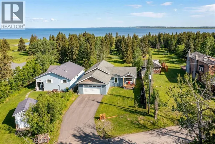 85 Lakeview Avenue, Gull Lake, Alberta T4L2N1